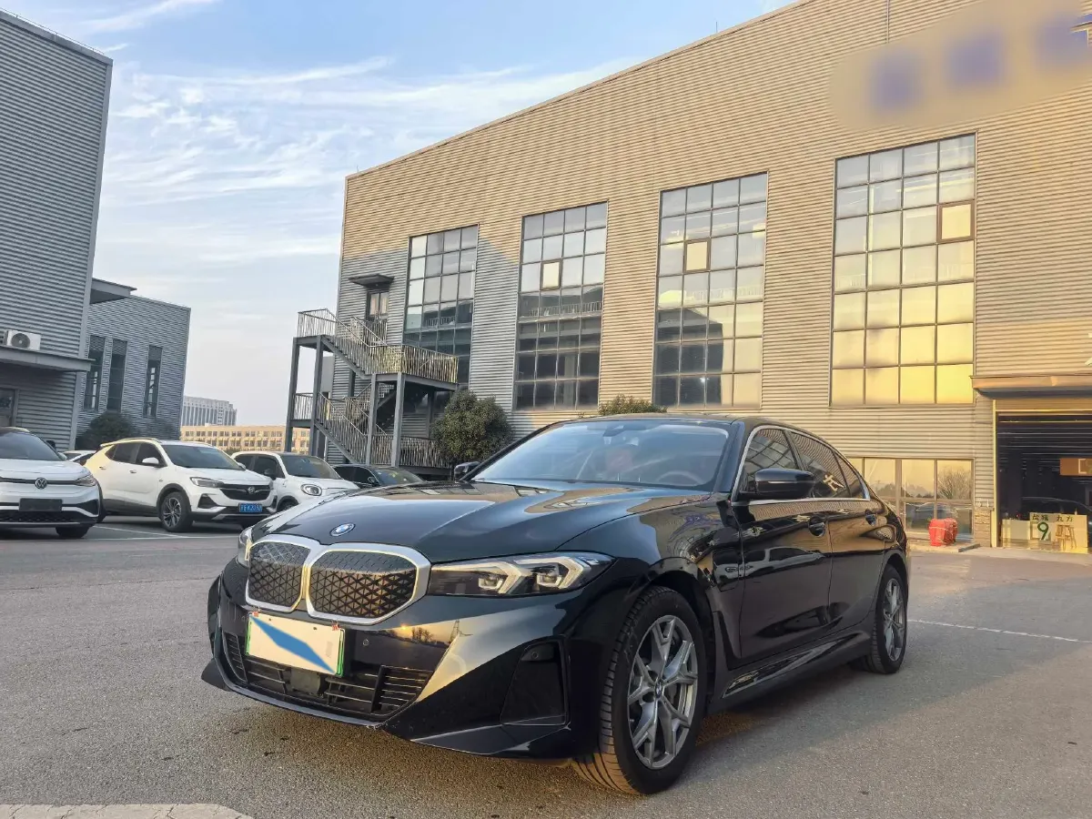 2025 BMW i3 BEV 70KWH,autocango,china used car exporter,china ev exporter,chinese used car exporter,chinese used ev exporter