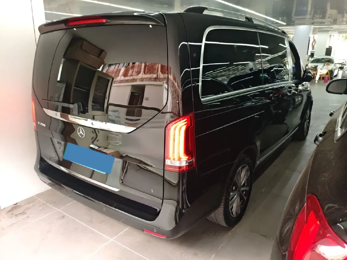 2020 Mercedes-Benz V Class 2.0T 211HP L4 9AT,autocango,china used car exporter,china ev exporter,chinese used car exporter,chinese used ev exporter