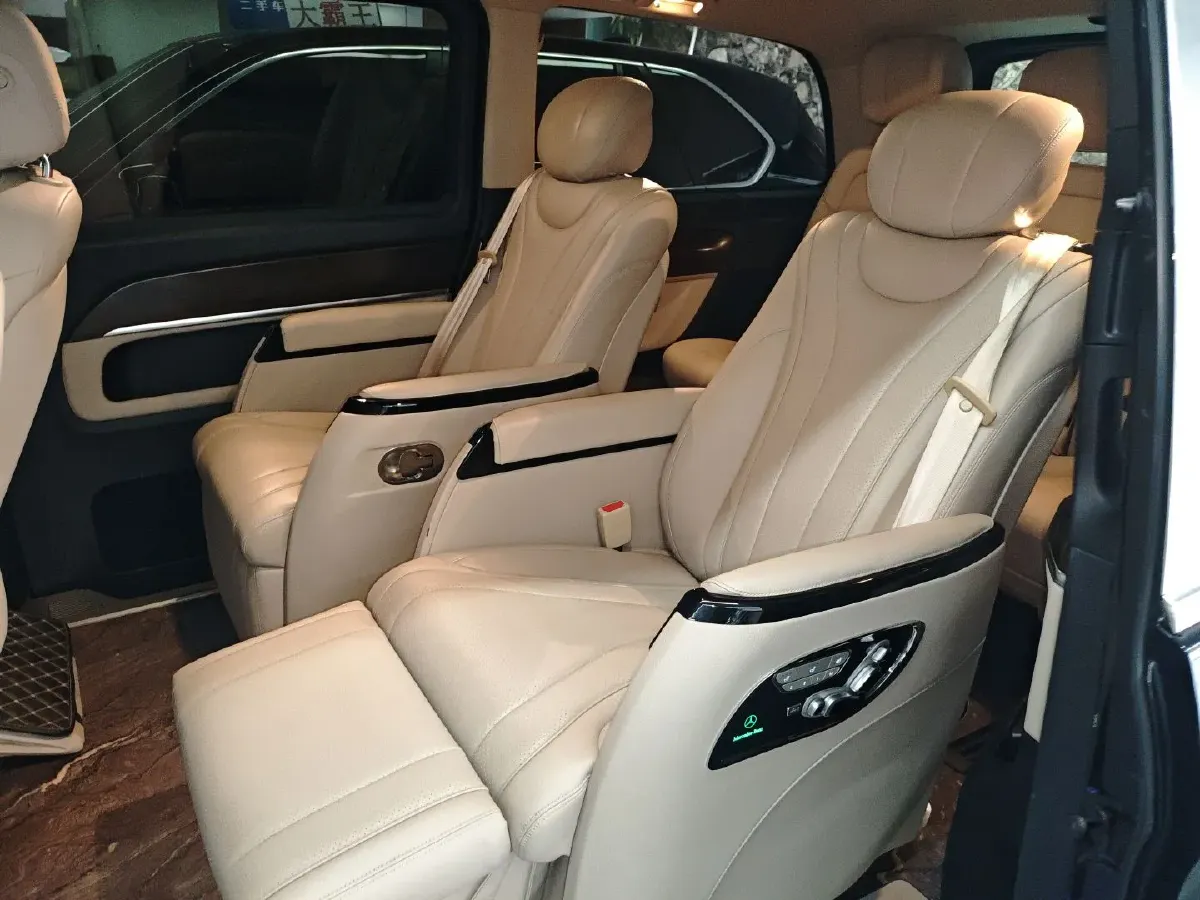 2020 Mercedes-Benz V Class 2.0T 211HP L4 9AT,autocango,china used car exporter,china ev exporter,chinese used car exporter,chinese used ev exporter
