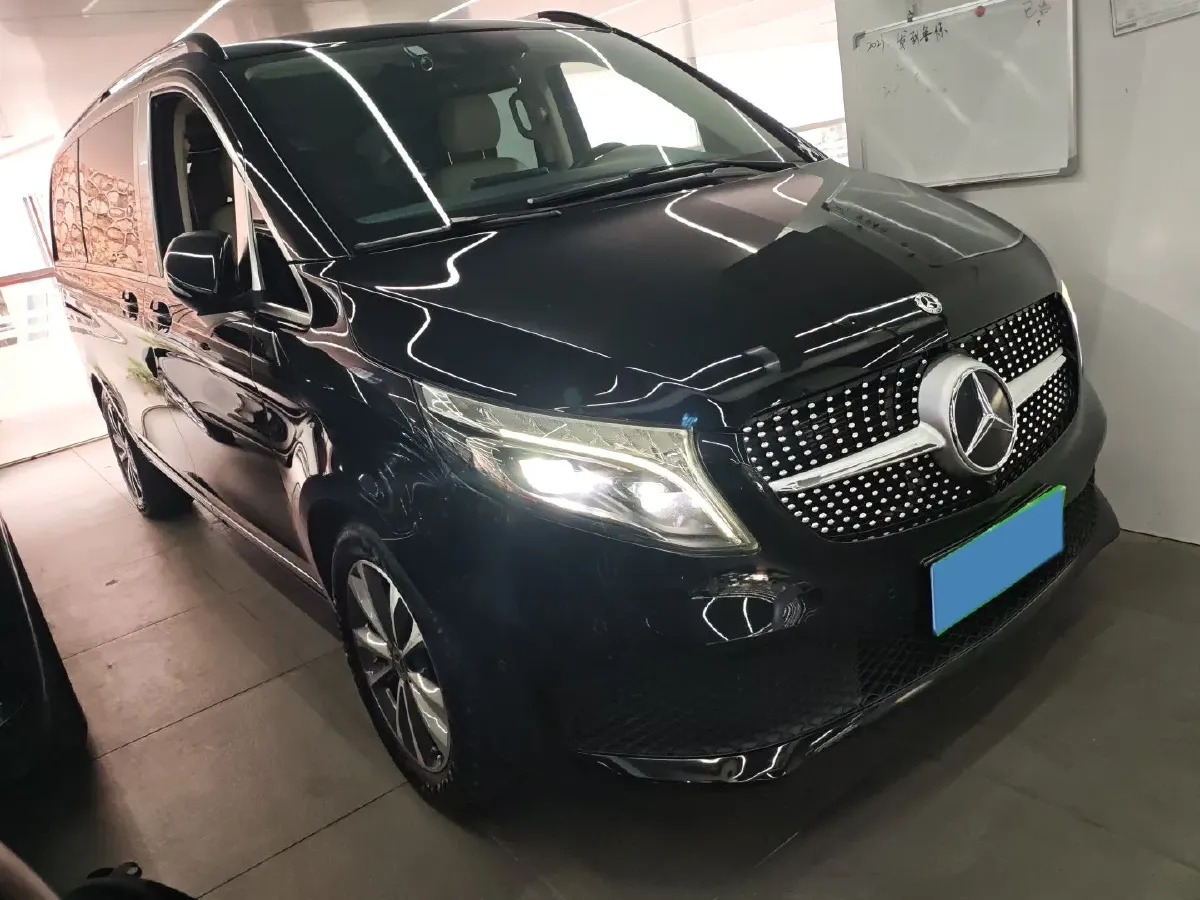 2020 Mercedes-Benz V Class 2.0T 211HP L4 9AT,autocango,china used car exporter,china ev exporter,chinese used car exporter,chinese used ev exporter