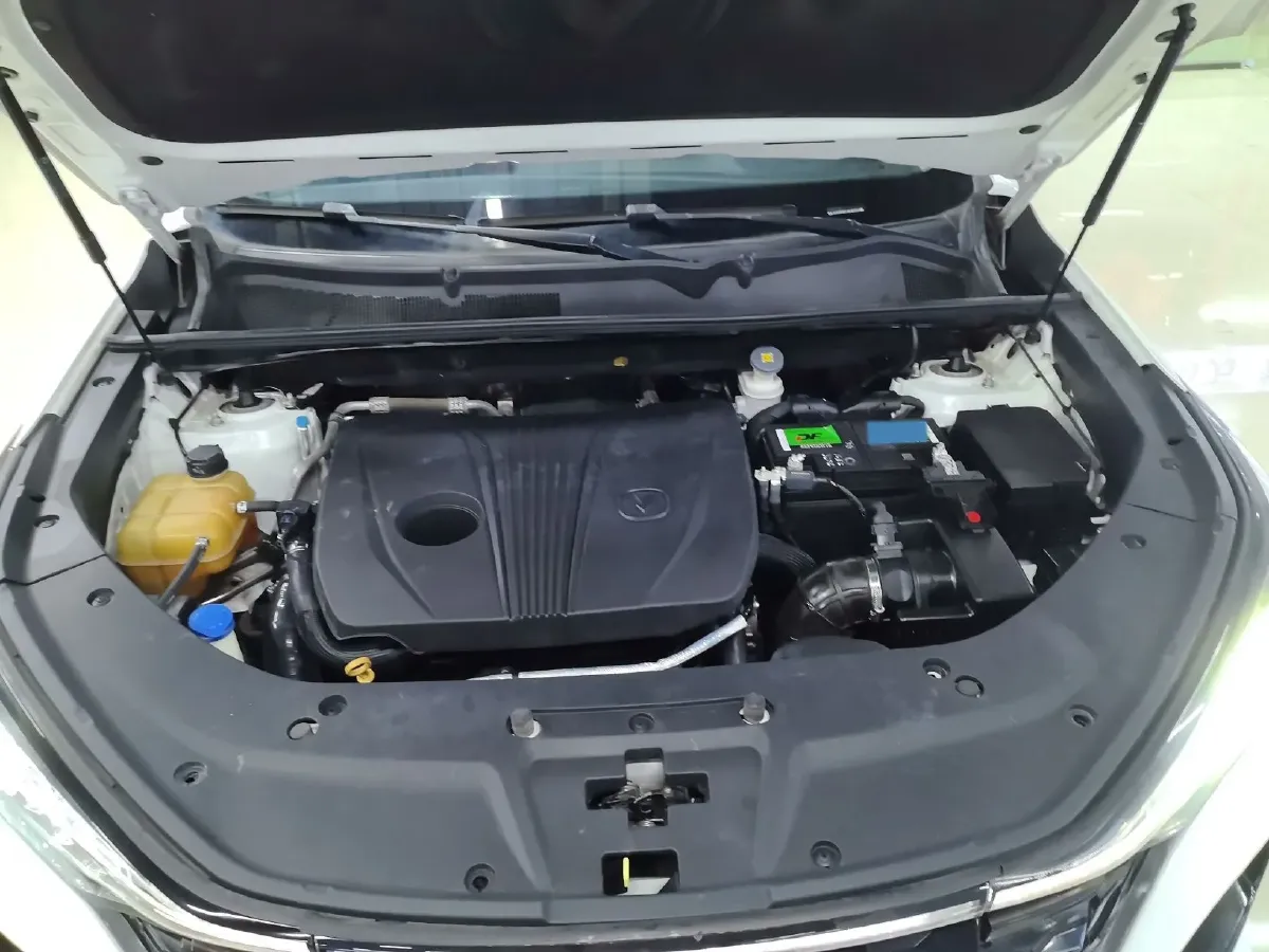 2022 ChangAn CS75 Plus 2.0T 233HP L4 8AT,autocango,china used car exporter,china ev exporter,chinese used car exporter,chinese used ev exporter