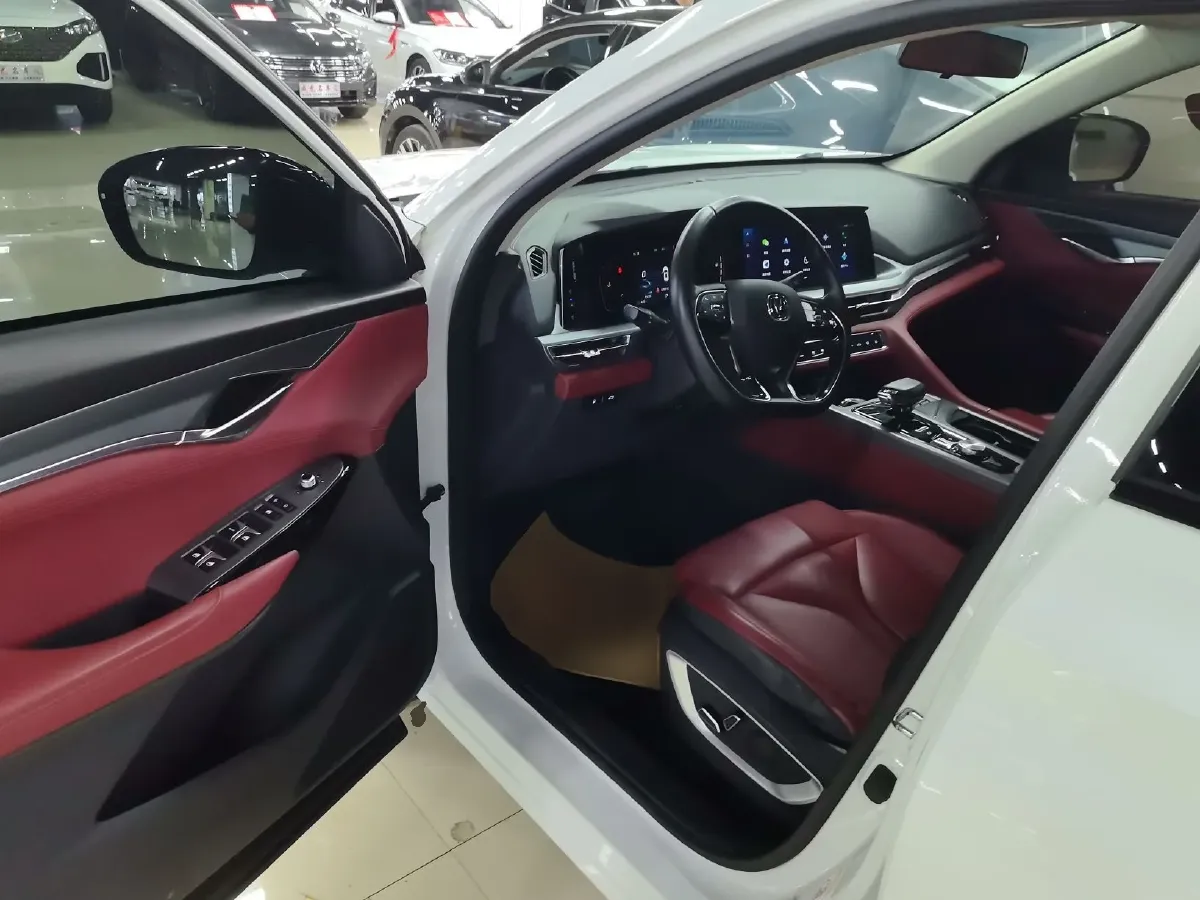 2022 ChangAn CS75 Plus 2.0T 233HP L4 8AT,autocango,china used car exporter,china ev exporter,chinese used car exporter,chinese used ev exporter