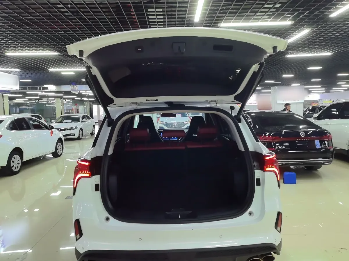 2022 ChangAn CS75 Plus 2.0T 233HP L4 8AT,autocango,china used car exporter,china ev exporter,chinese used car exporter,chinese used ev exporter