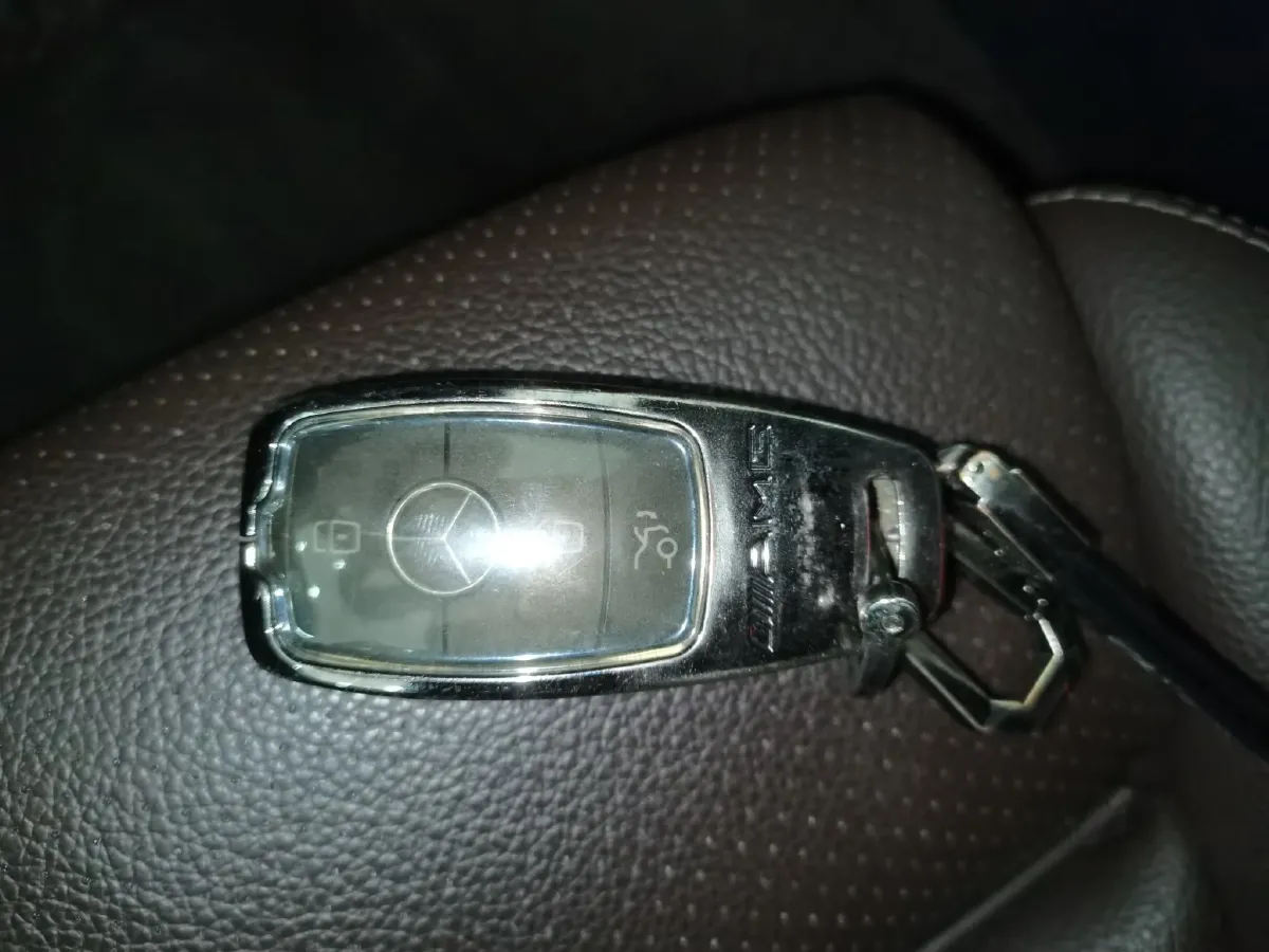 2020 Mercedes-Benz GLC Class 2.0T 197HP L4 9AT,autocango,china used car exporter,china ev exporter,chinese used car exporter,chinese used ev exporter