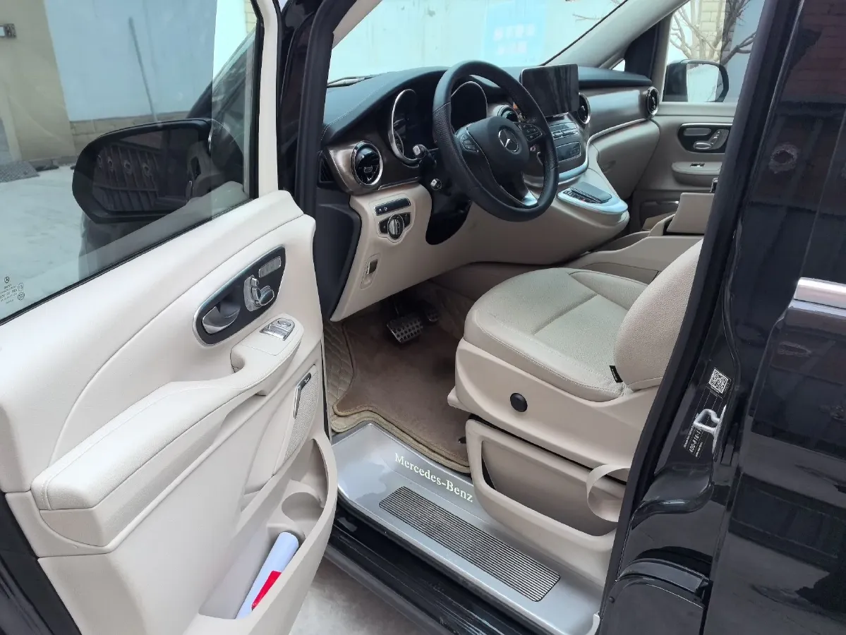 2021 Mercedes-Benz V Class 2.0T 211HP L4 9AT,autocango,china used car exporter,china ev exporter,chinese used car exporter,chinese used ev exporter