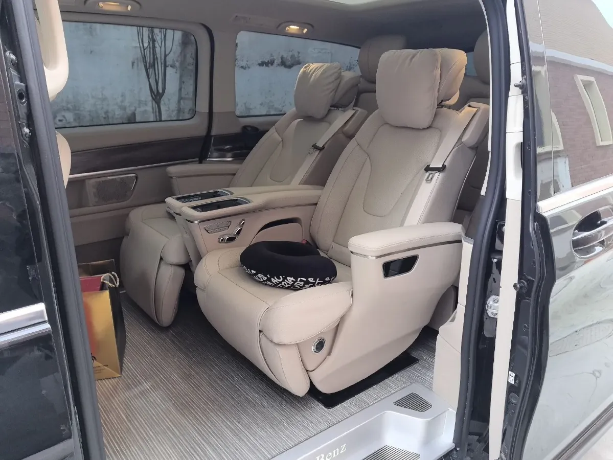 2021 Mercedes-Benz V Class 2.0T 211HP L4 9AT,autocango,china used car exporter,china ev exporter,chinese used car exporter,chinese used ev exporter
