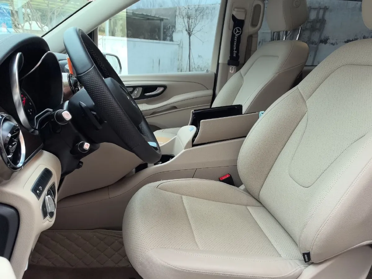 2021 Mercedes-Benz V Class 2.0T 211HP L4 9AT,autocango,china used car exporter,china ev exporter,chinese used car exporter,chinese used ev exporter