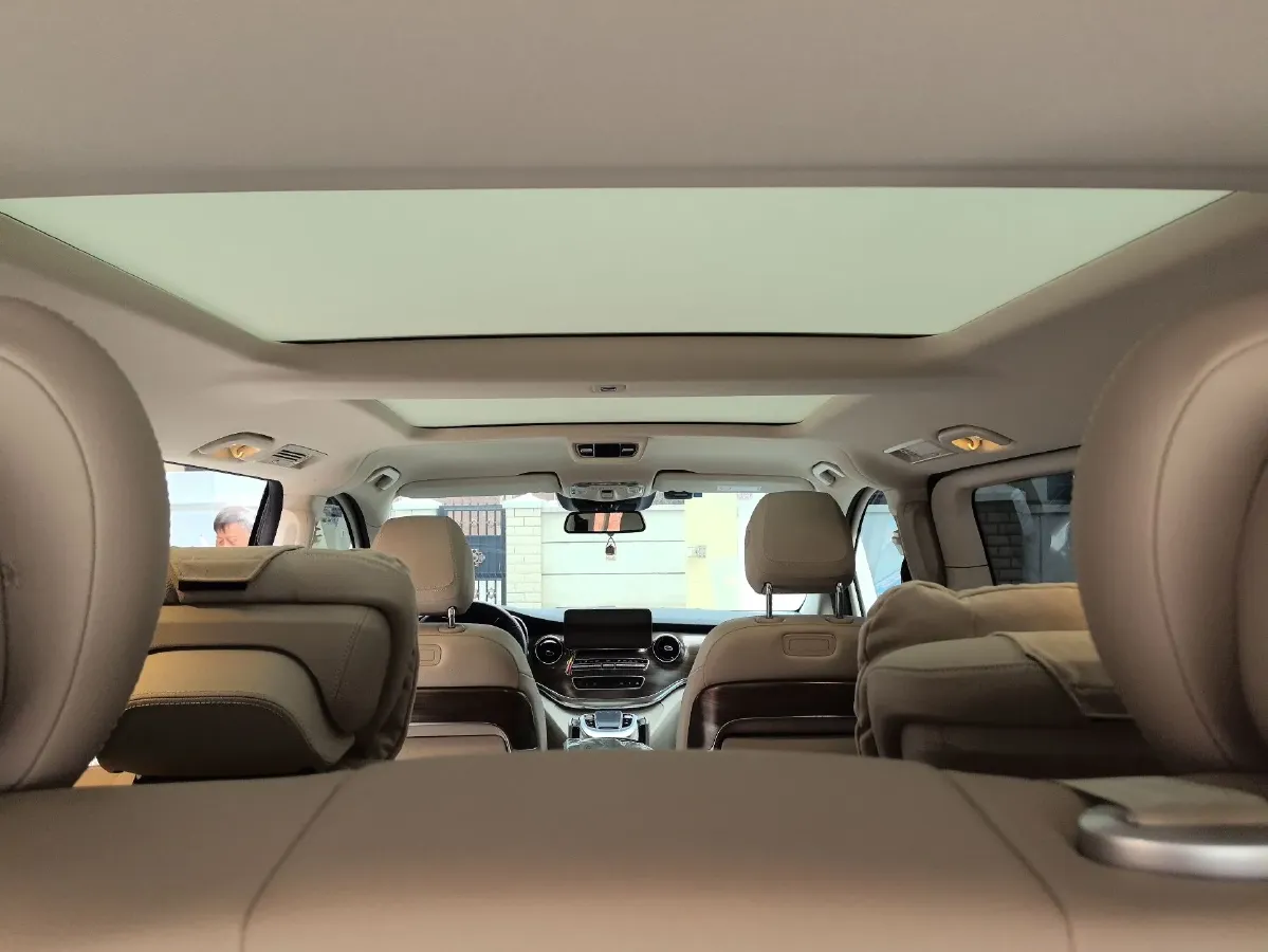 2021 Mercedes-Benz V Class 2.0T 211HP L4 9AT,autocango,china used car exporter,china ev exporter,chinese used car exporter,chinese used ev exporter