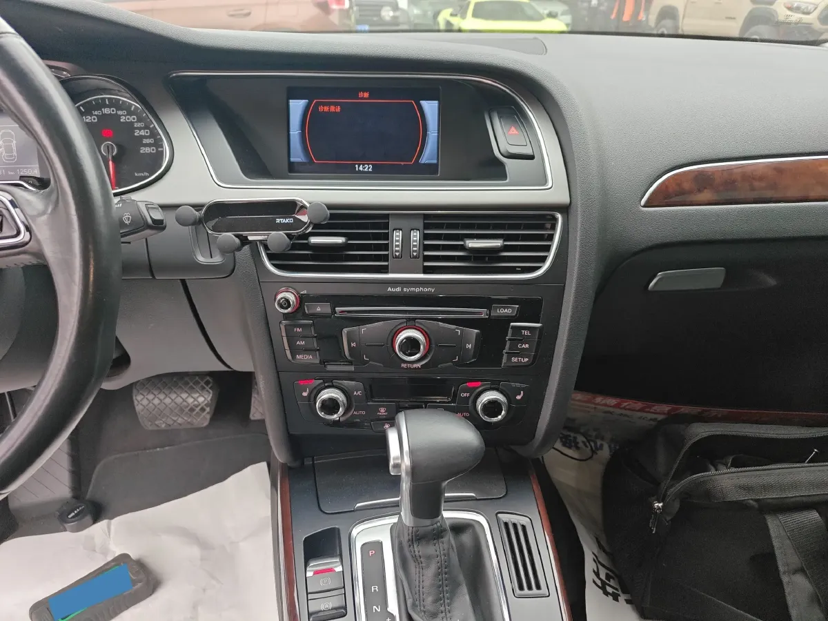 2016 Audi A4L 2.0T 180HP L4 CVT,autocango,china used car exporter,china ev exporter,chinese used car exporter,chinese used ev exporter