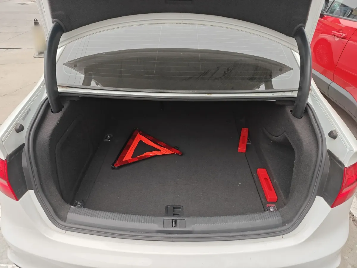 2016 Audi A4L 2.0T 180HP L4 CVT,autocango,china used car exporter,china ev exporter,chinese used car exporter,chinese used ev exporter