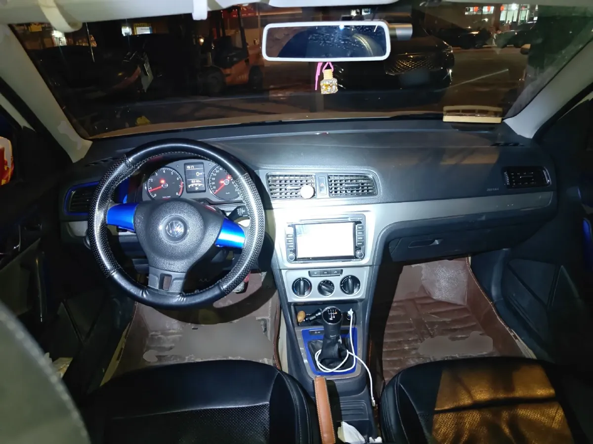 2013 Volkswagen Gran Lavida 1.6L 110HP L4 5MT,autocango,china used car exporter,china ev exporter,chinese used car exporter,chinese used ev exporter