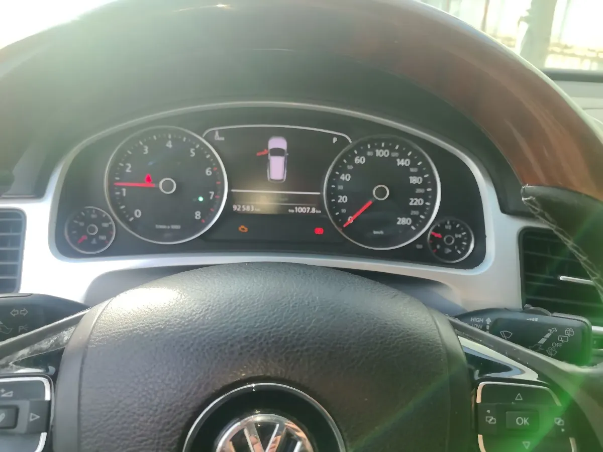 2014 Volkswagen Touareg 3.0T 290HP V6 8AT,autocango,china used car exporter,china ev exporter,chinese used car exporter,chinese used ev exporter