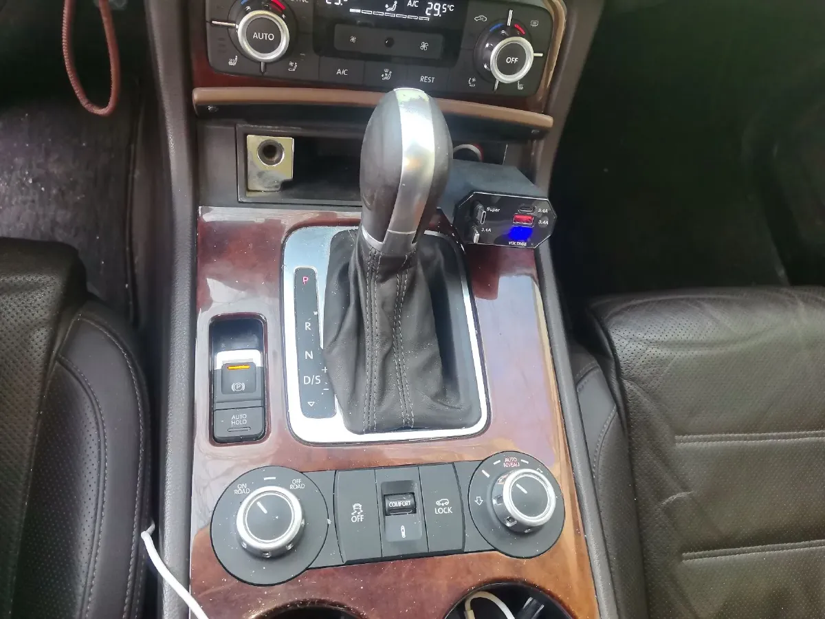 2014 Volkswagen Touareg 3.0T 290HP V6 8AT,autocango,china used car exporter,china ev exporter,chinese used car exporter,chinese used ev exporter