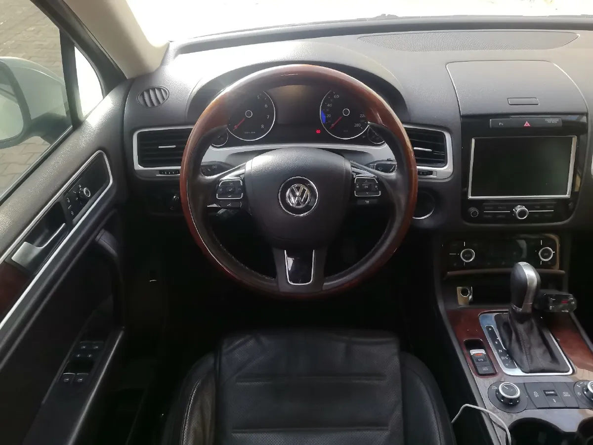 2014 Volkswagen Touareg 3.0T 290HP V6 8AT,autocango,china used car exporter,china ev exporter,chinese used car exporter,chinese used ev exporter