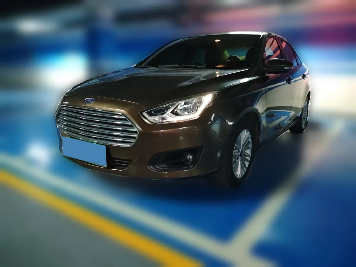 2015 Ford Escort 1.5L 113HP L4 5MT,autocango,china used car exporter,china ev exporter,chinese used car exporter,chinese used ev exporter