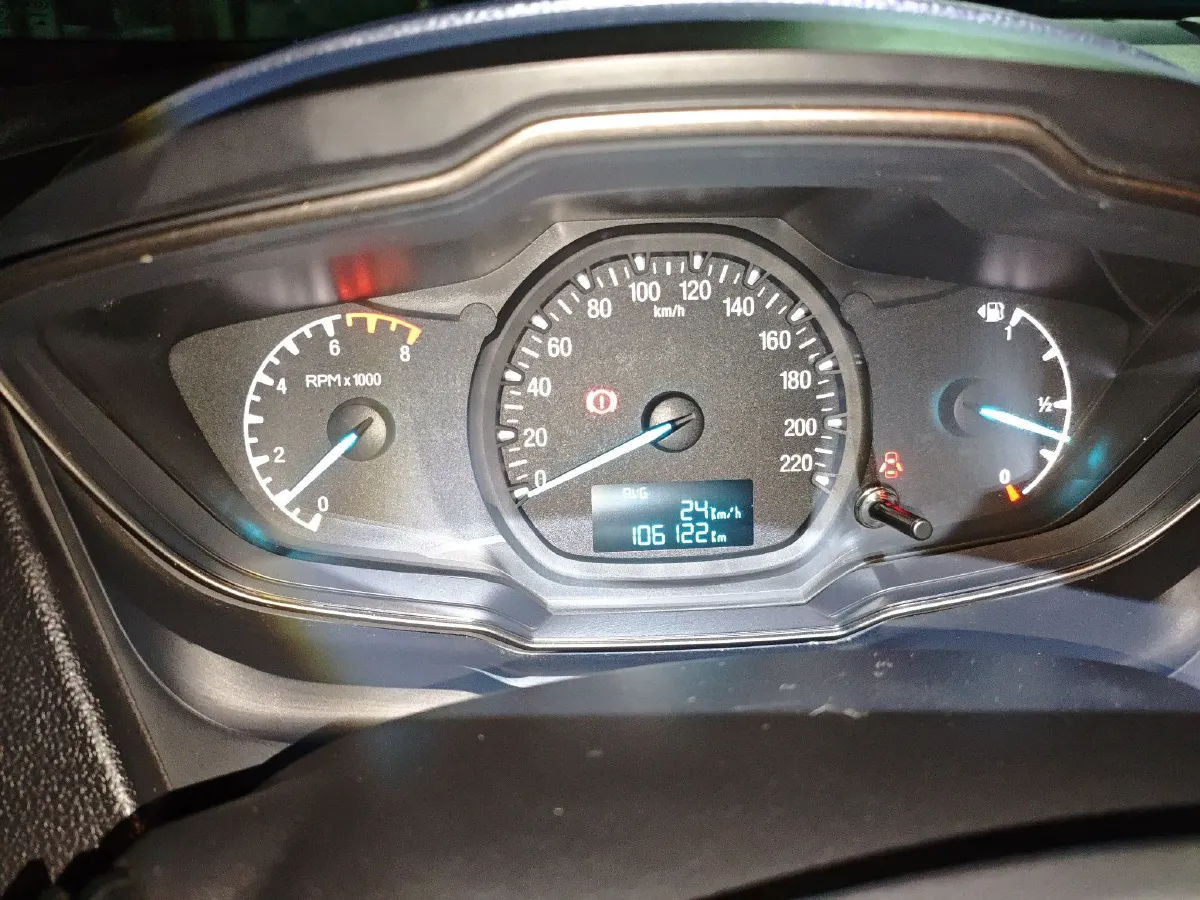 2015 Ford Escort 1.5L 113HP L4 5MT,autocango,china used car exporter,china ev exporter,chinese used car exporter,chinese used ev exporter