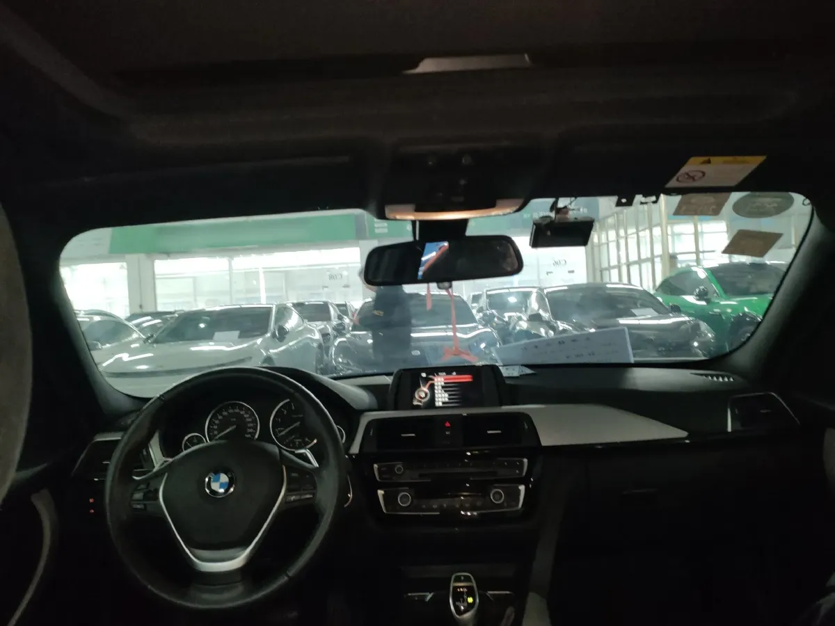 2017 BMW 3 Series 2.0T 184HP L4 8AT,autocango,china used car exporter,china ev exporter,chinese used car exporter,chinese used ev exporter