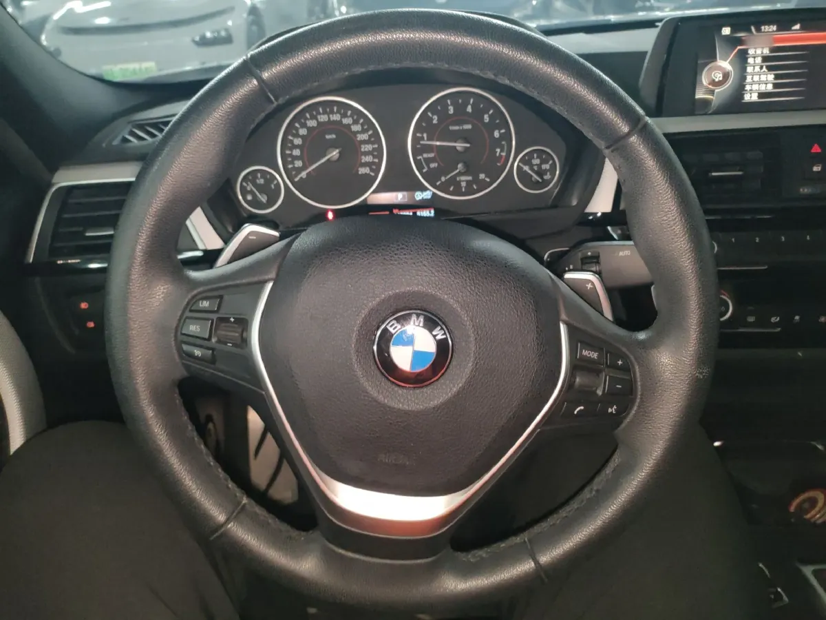 2017 BMW 3 Series 2.0T 184HP L4 8AT,autocango,china used car exporter,china ev exporter,chinese used car exporter,chinese used ev exporter