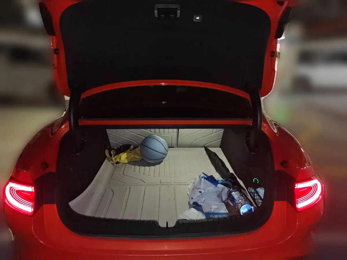 2024 MI SU7 BEV 101KWH,autocango,china used car exporter,china ev exporter,chinese used car exporter,chinese used ev exporter