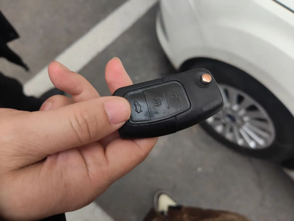 2013 Honda Crider 1.8L 139HP L4 5AT,autocango,china used car exporter,china ev exporter,chinese used car exporter,chinese used ev exporter