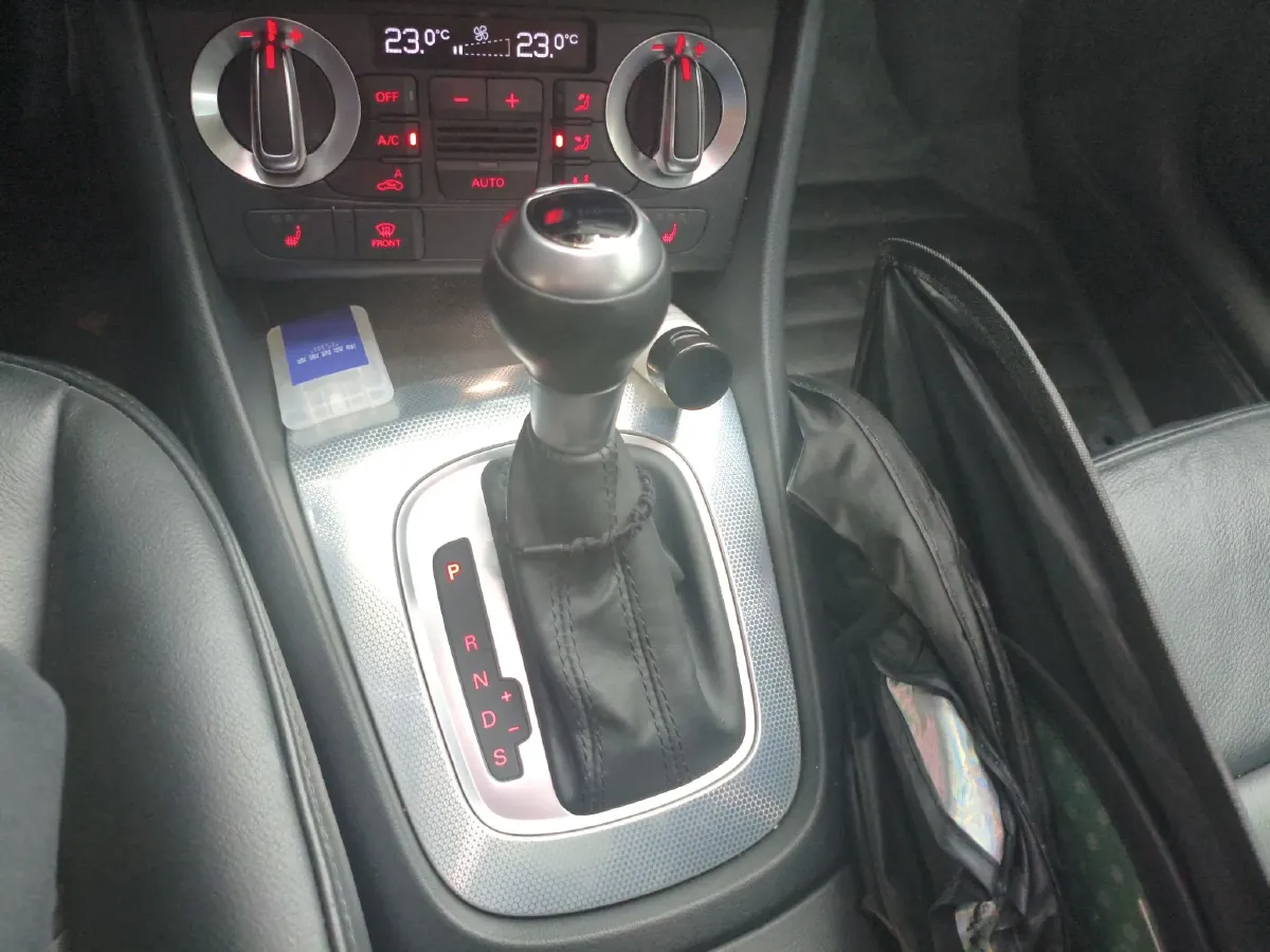 2015 Audi Q3 2.0T 170HP L4 7DCT,autocango,china used car exporter,china ev exporter,chinese used car exporter,chinese used ev exporter