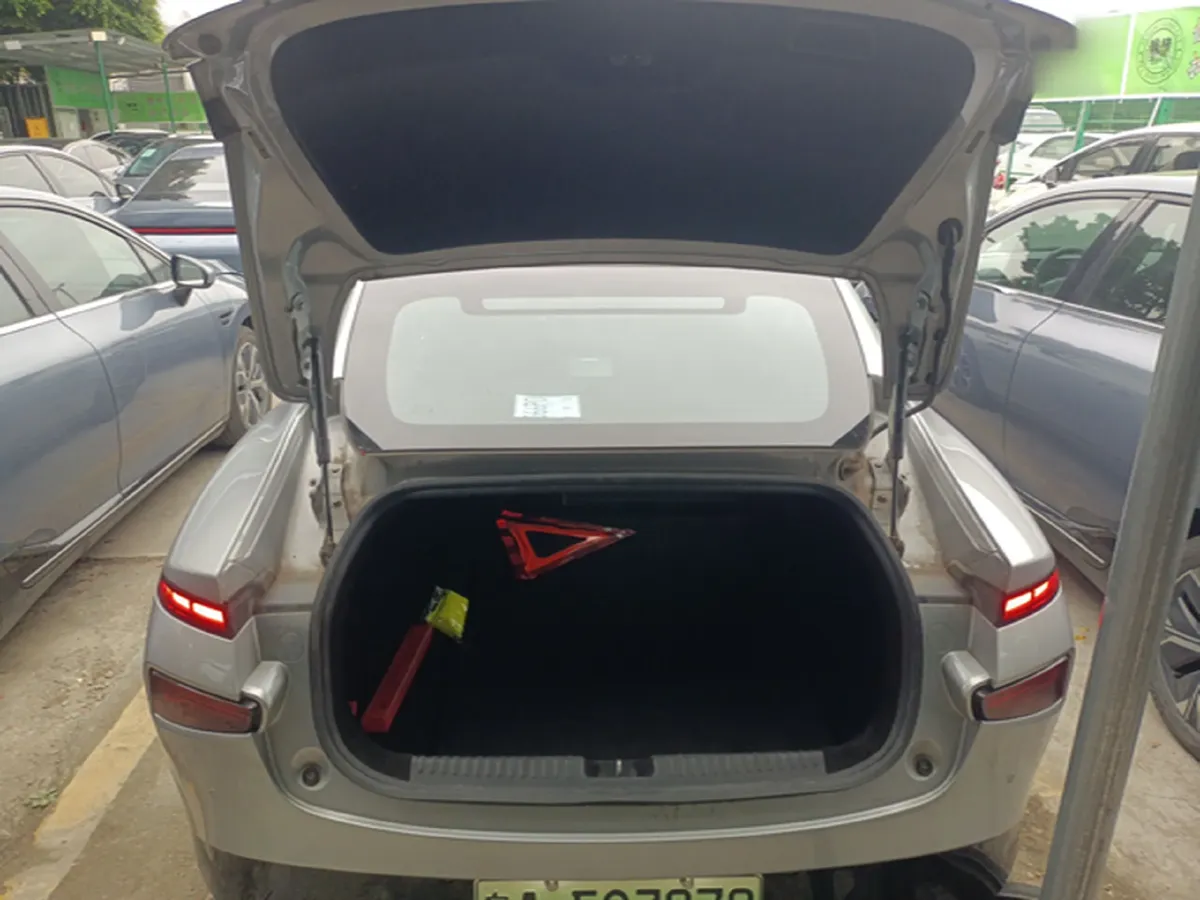 2023 Xpeng P7 BEV 70.8KWH,autocango,china used car exporter,china ev exporter,chinese used car exporter,chinese used ev exporter