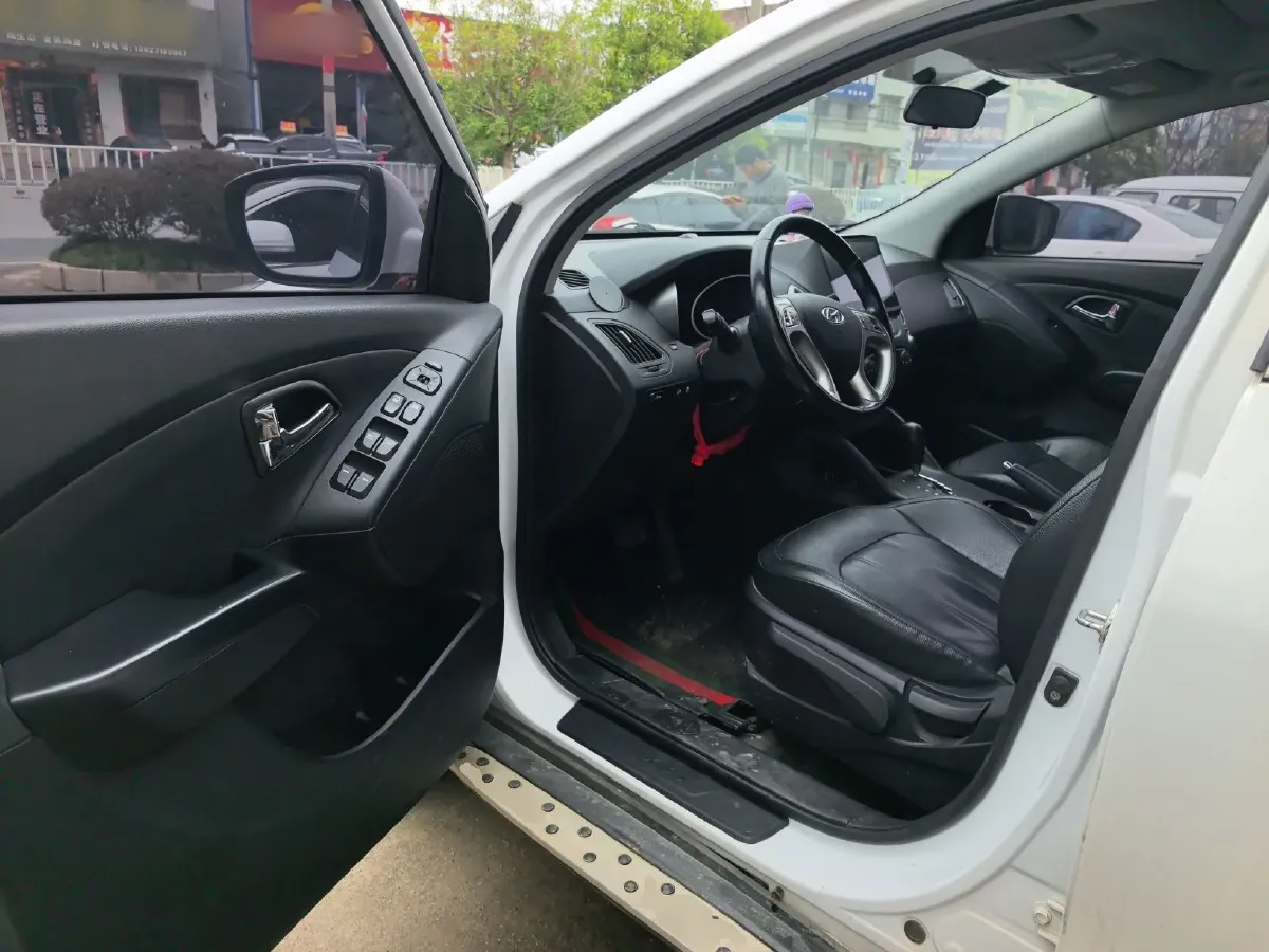 2015 Hyundai ix35 2.0L 160HP L4 6AT,autocango,china used car exporter,china ev exporter,chinese used car exporter,chinese used ev exporter