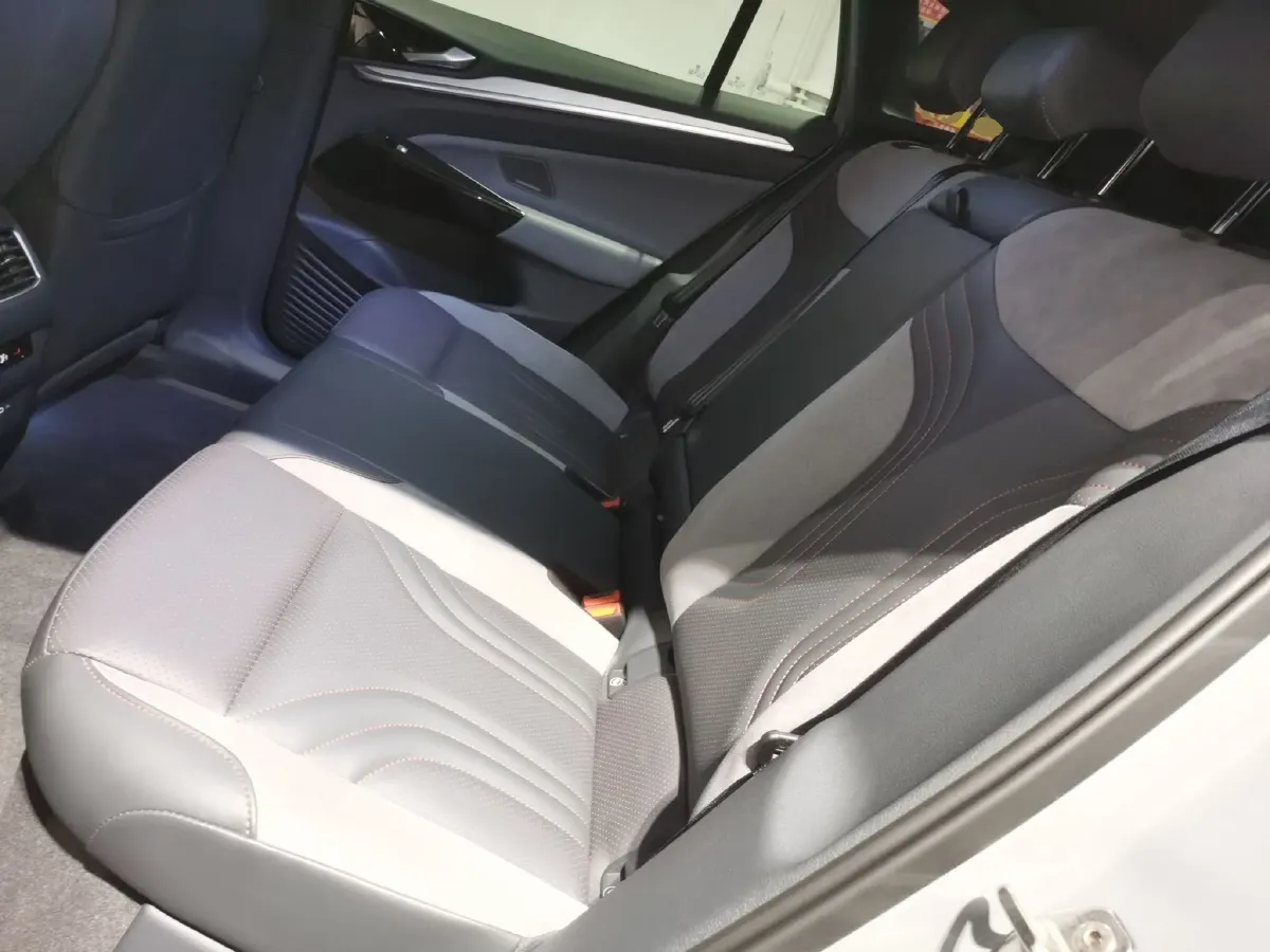 2024 Volkswagen ID.4 Crozz BEV 84.8KWH,autocango,china used car exporter,china ev exporter,chinese used car exporter,chinese used ev exporter