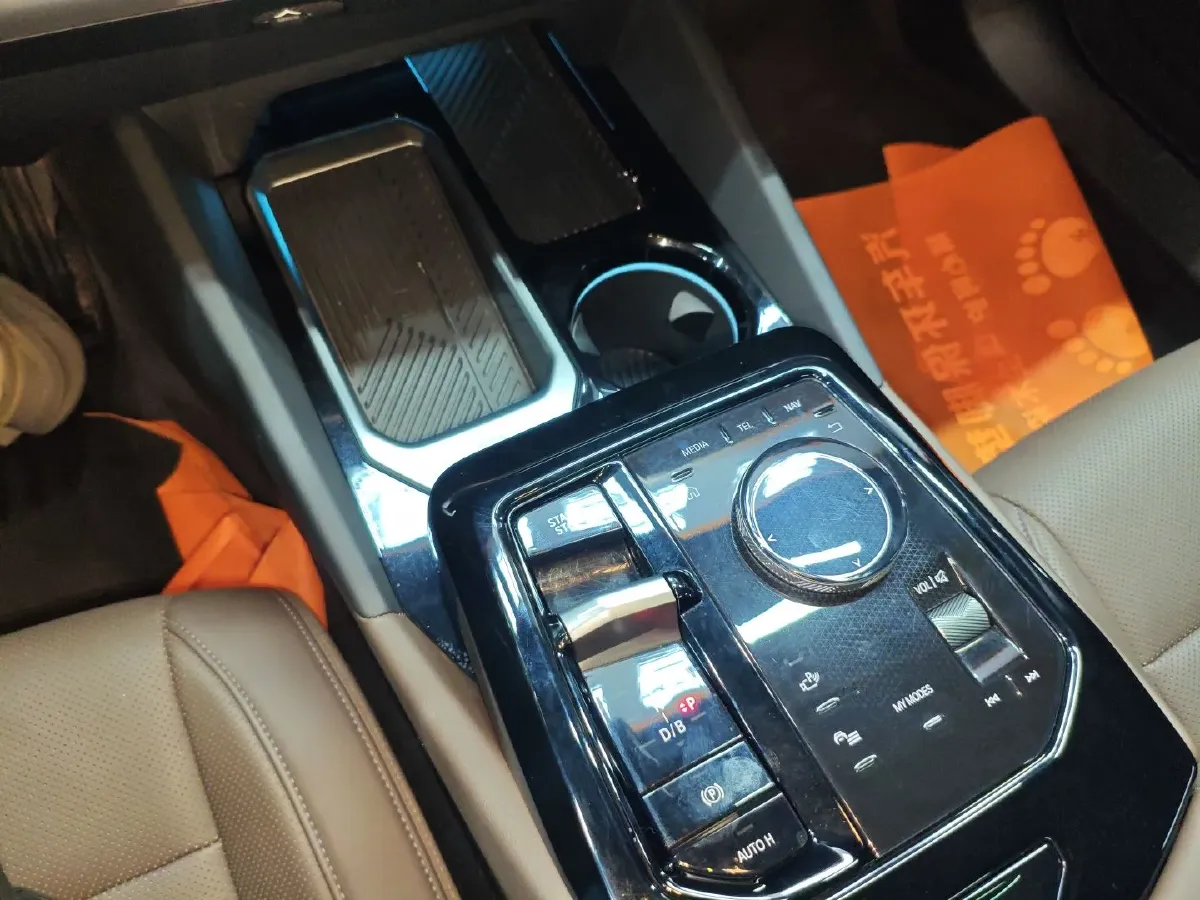 2024 BMW i5 BEV 79.05KWH,autocango,china used car exporter,china ev exporter,chinese used car exporter,chinese used ev exporter