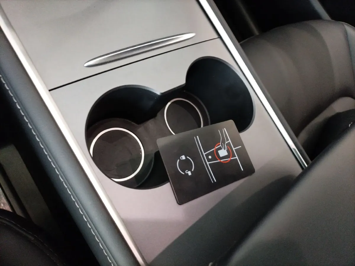 2024 Tesla Model Y BEV 60KWH,autocango,china used car exporter,china ev exporter,chinese used car exporter,chinese used ev exporter