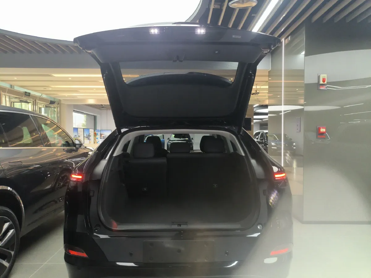 2025 Xpeng G6 BEV 68.5KWH,autocango,china used car exporter,china ev exporter,chinese used car exporter,chinese used ev exporter