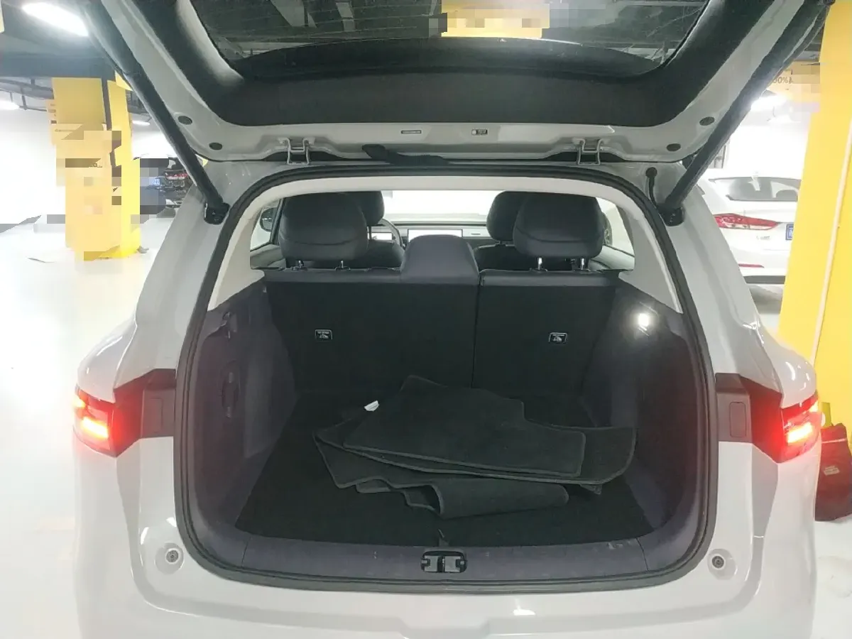 2025 Leapmotor B10 BEV 56.2KWH,autocango,china used car exporter,china ev exporter,chinese used car exporter,chinese used ev exporter