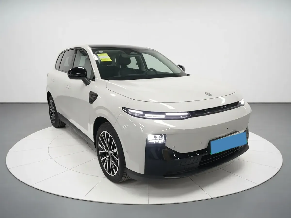 2025 Leapmotor B10 BEV 56.2KWH,autocango,china used car exporter,china ev exporter,chinese used car exporter,chinese used ev exporter