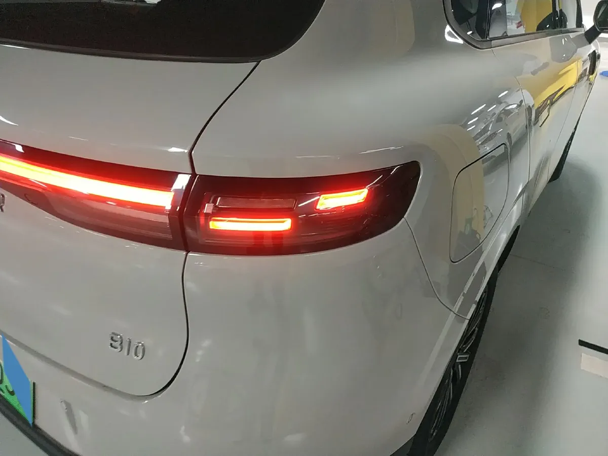 2025 Leapmotor B10 BEV 56.2KWH,autocango,china used car exporter,china ev exporter,chinese used car exporter,chinese used ev exporter