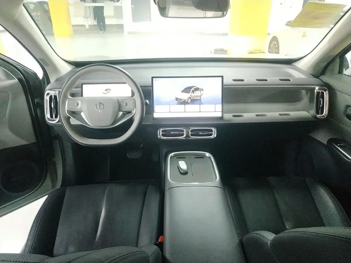 2025 Leapmotor B10 BEV 56.2KWH,autocango,china used car exporter,china ev exporter,chinese used car exporter,chinese used ev exporter