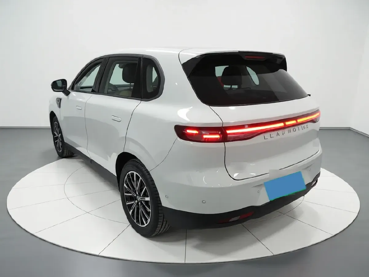 2025 Leapmotor B10 BEV 56.2KWH,autocango,china used car exporter,china ev exporter,chinese used car exporter,chinese used ev exporter