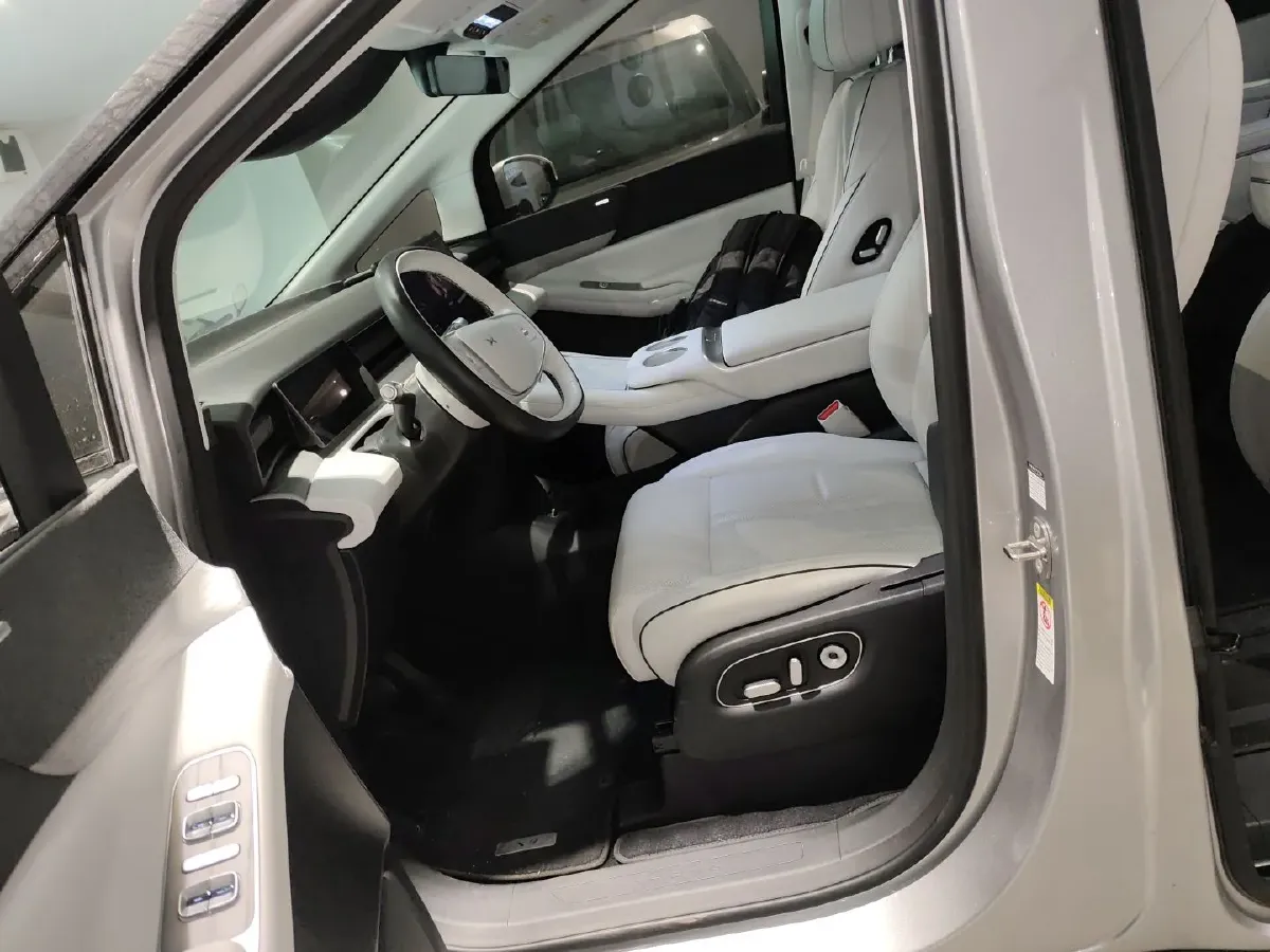 2024 Xpeng X9 BEV 101.5KWH,autocango,china used car exporter,china ev exporter,chinese used car exporter,chinese used ev exporter