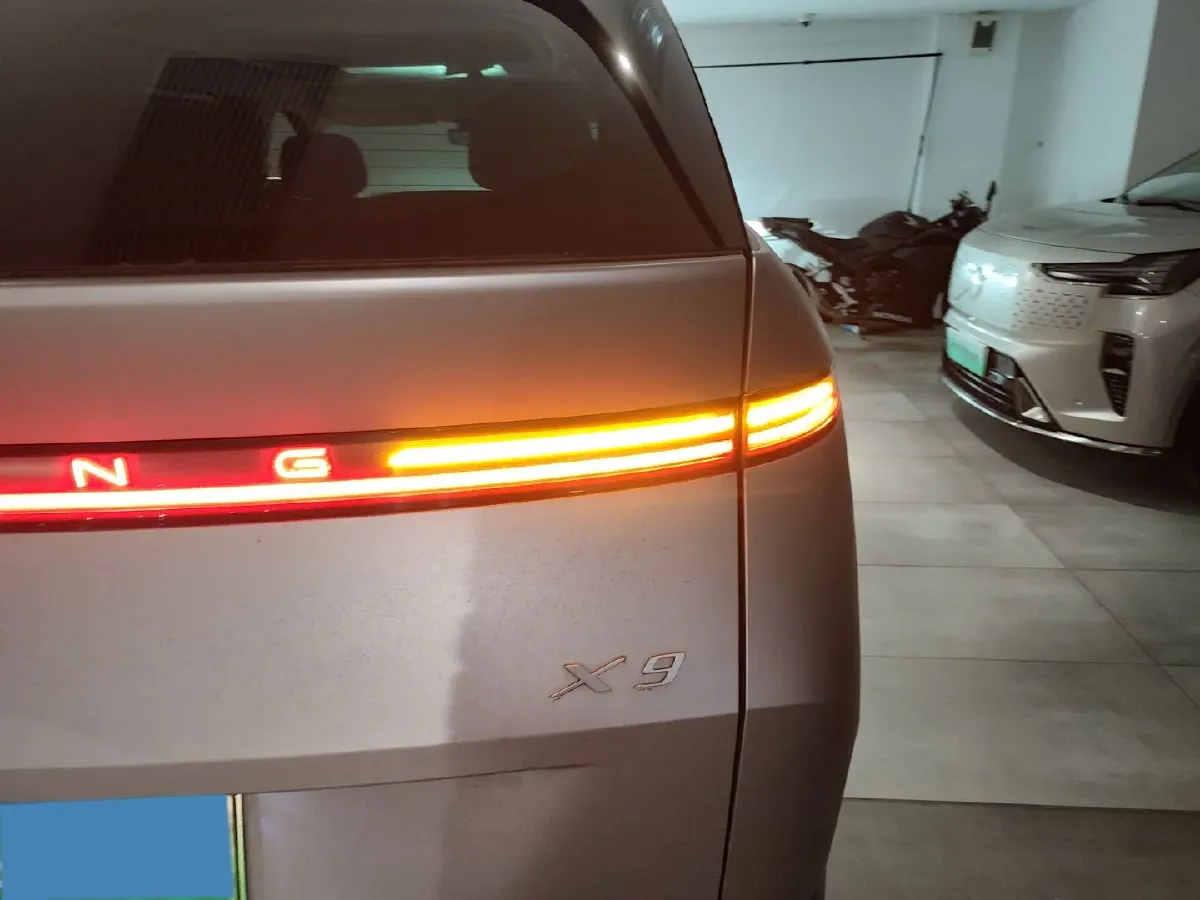 2024 Xpeng X9 BEV 101.5KWH,autocango,china used car exporter,china ev exporter,chinese used car exporter,chinese used ev exporter