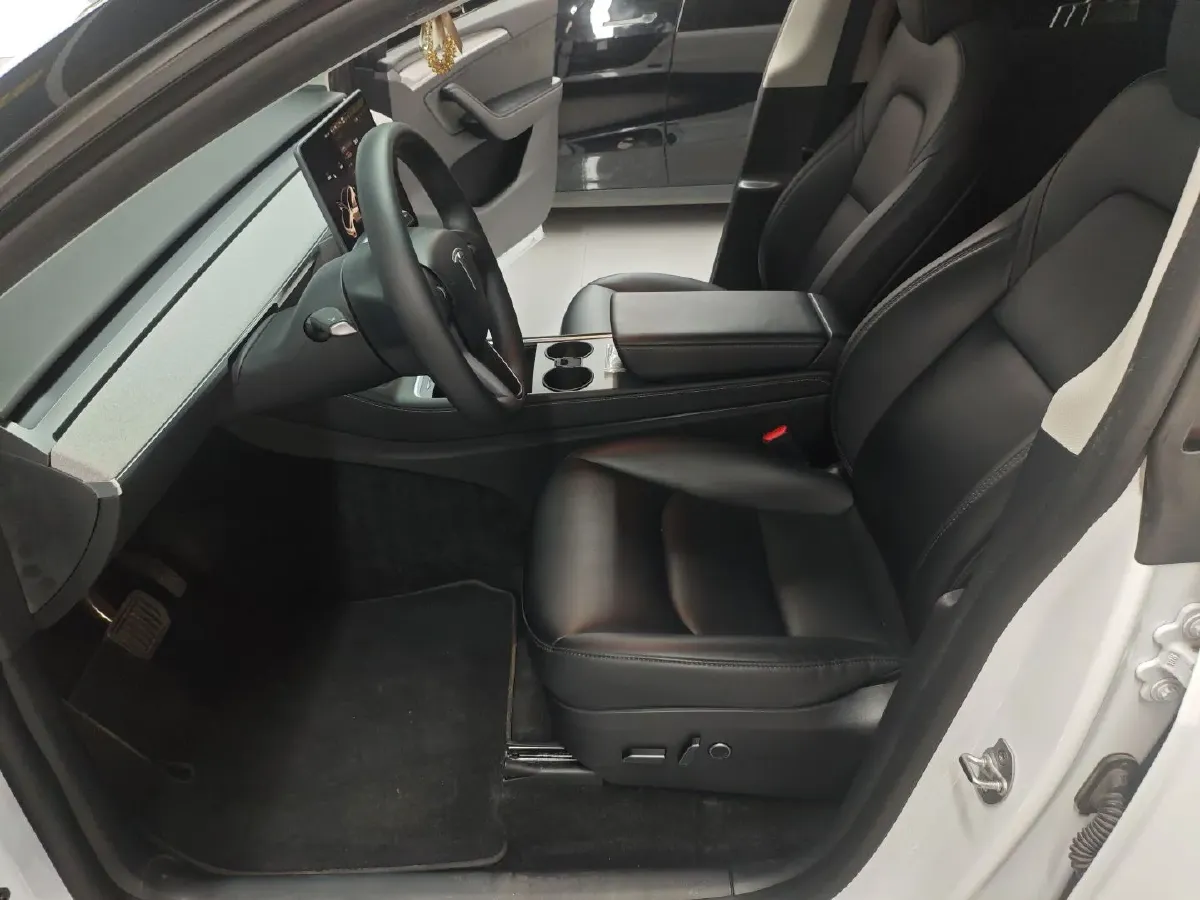 2024 Tesla Model Y BEV 60KWH,autocango,china used car exporter,china ev exporter,chinese used car exporter,chinese used ev exporter