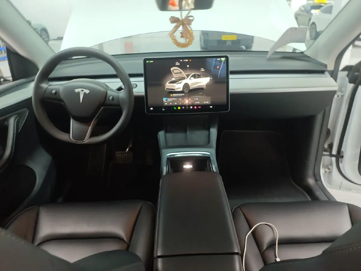 2024 Tesla Model Y BEV 60KWH,autocango,china used car exporter,china ev exporter,chinese used car exporter,chinese used ev exporter