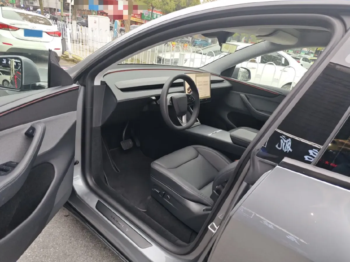 2025 Tesla Model Y BEV 62.5KWH,autocango,china used car exporter,china ev exporter,chinese used car exporter,chinese used ev exporter