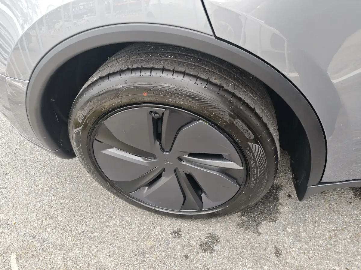 2025 Tesla Model Y BEV 62.5KWH,autocango,china used car exporter,china ev exporter,chinese used car exporter,chinese used ev exporter