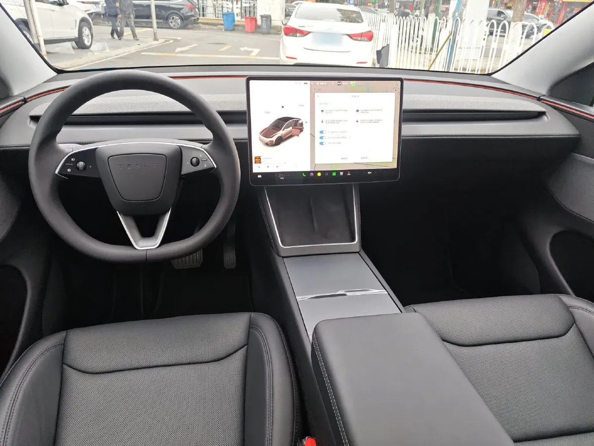 2025 Tesla Model Y BEV 62.5KWH,autocango,china used car exporter,china ev exporter,chinese used car exporter,chinese used ev exporter