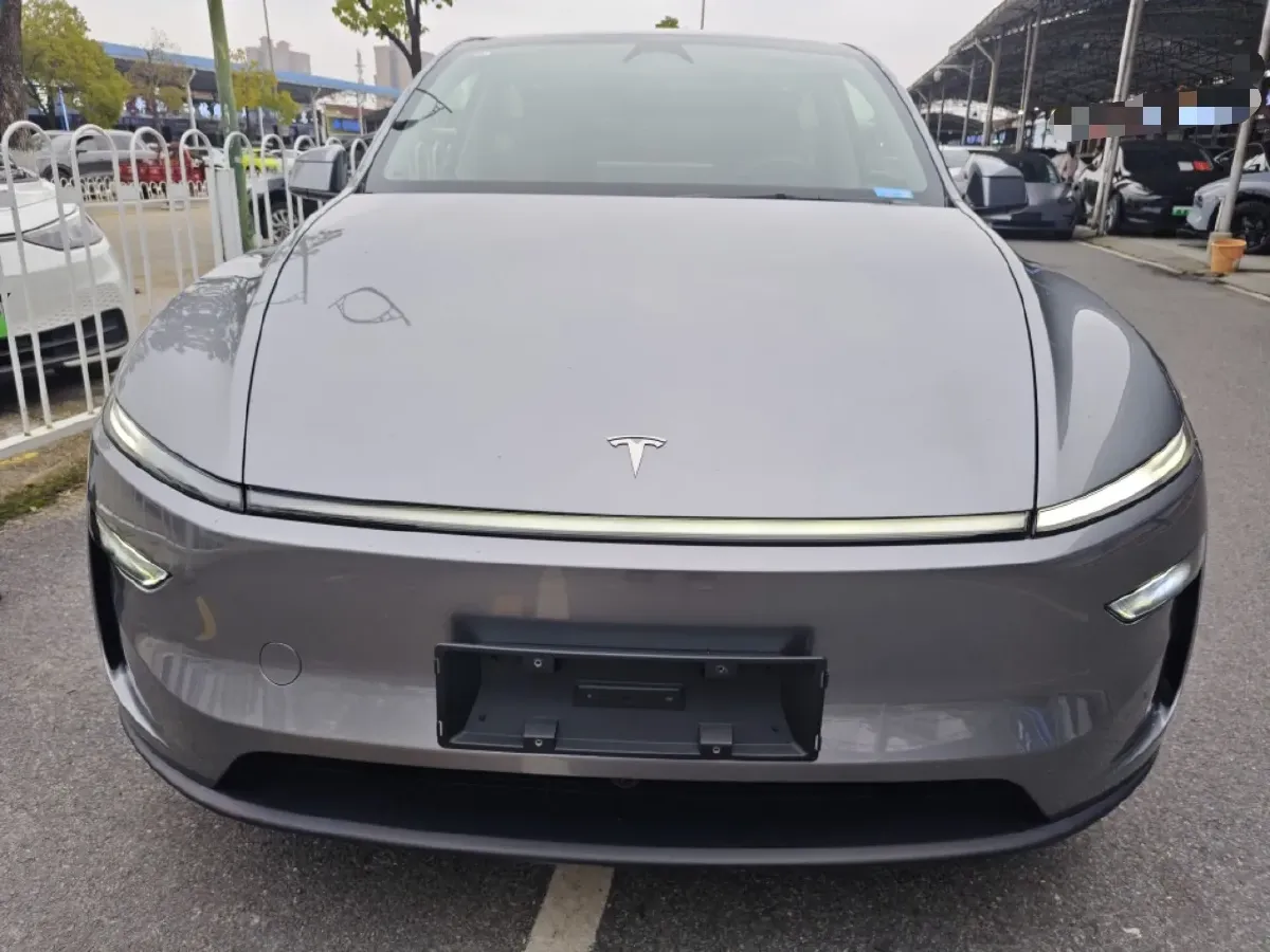 2025 Tesla Model Y BEV 62.5KWH,autocango,china used car exporter,china ev exporter,chinese used car exporter,chinese used ev exporter