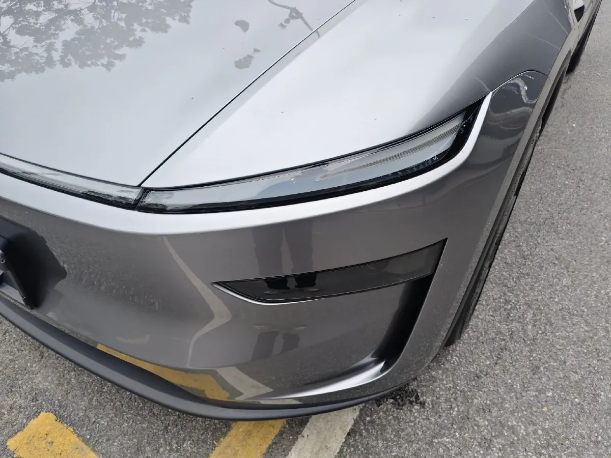 2025 Tesla Model Y BEV 62.5KWH,autocango,china used car exporter,china ev exporter,chinese used car exporter,chinese used ev exporter