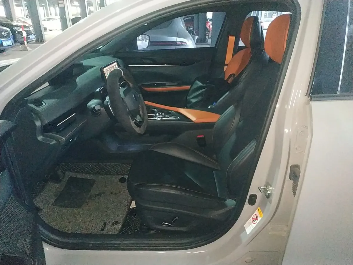 2022 ChangAn UNI-V 1.5T 188HP L4 7DCT,autocango,china used car exporter,china ev exporter,chinese used car exporter,chinese used ev exporter