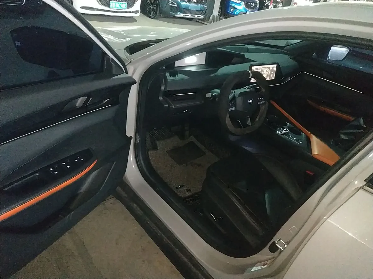 2022 ChangAn UNI-V 1.5T 188HP L4 7DCT,autocango,china used car exporter,china ev exporter,chinese used car exporter,chinese used ev exporter