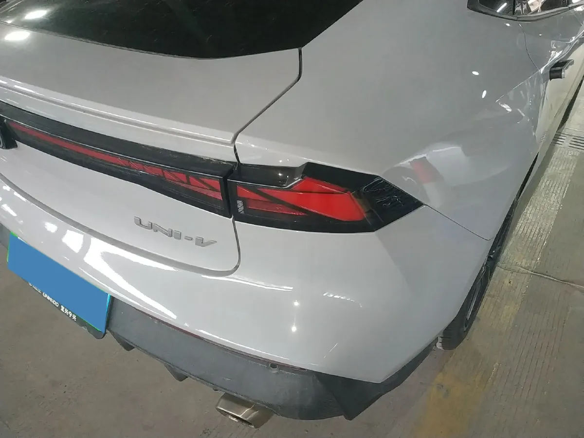2022 ChangAn UNI-V 1.5T 188HP L4 7DCT,autocango,china used car exporter,china ev exporter,chinese used car exporter,chinese used ev exporter
