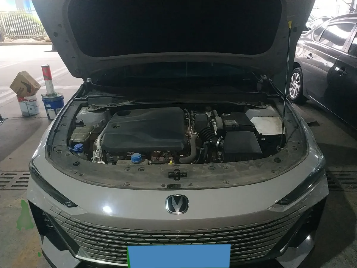 2022 ChangAn UNI-V 1.5T 188HP L4 7DCT,autocango,china used car exporter,china ev exporter,chinese used car exporter,chinese used ev exporter