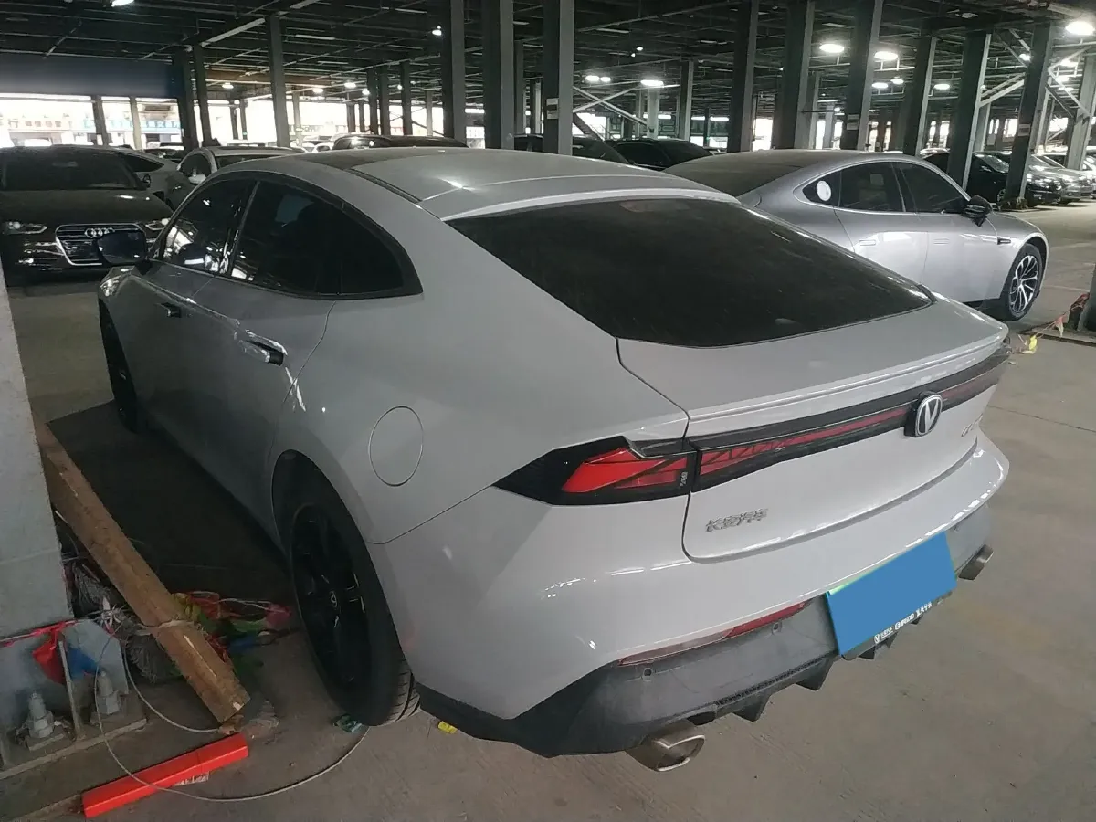 2022 ChangAn UNI-V 1.5T 188HP L4 7DCT,autocango,china used car exporter,china ev exporter,chinese used car exporter,chinese used ev exporter